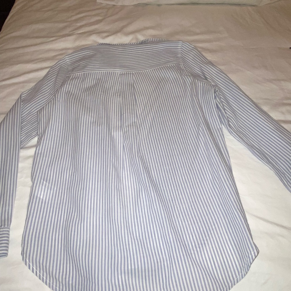 White and blue button down - Picture 4 of 5